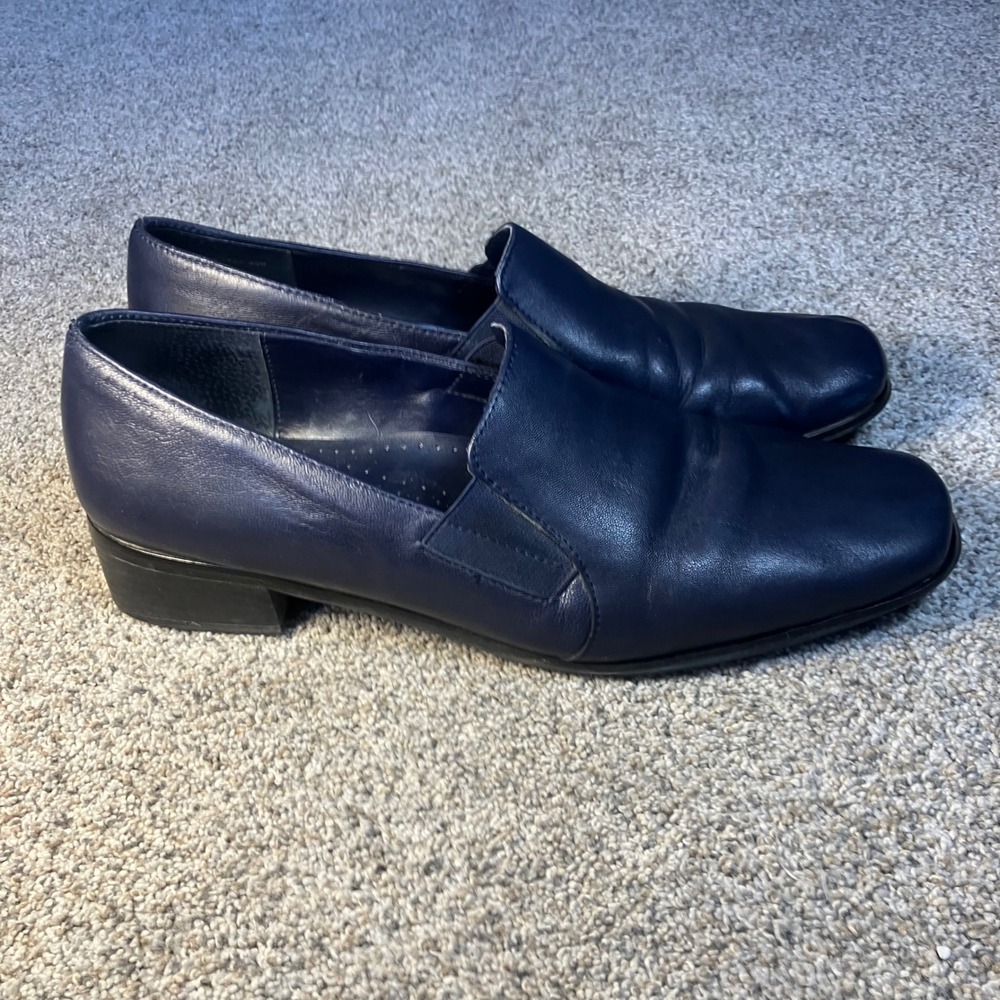 Trotters Ash Womens Navy Blue Leather Slip On Loafers Shoes Square Toe Size 10.5